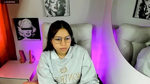 SamanthaRoldaan online show from 04/08/26, 02:51