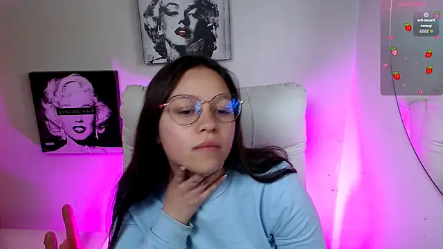 SamanthaRoldaan online show from 12/04/25, 09:25