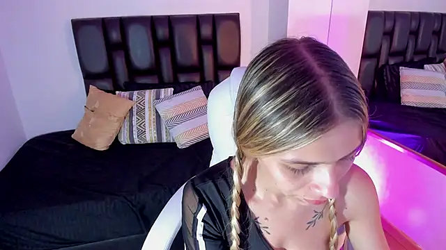 Snapshot of lana-rosse chatting on 02/12/25, 10:26 lana-rosse online show from 02/12/25, 10:26