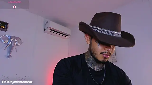 JordanSmiith  online show from 01/06/26, 08:46