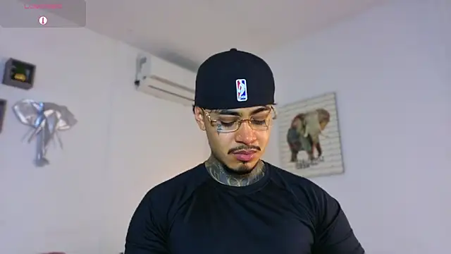 JordanSmiith  online show from 12/22/25, 09:04