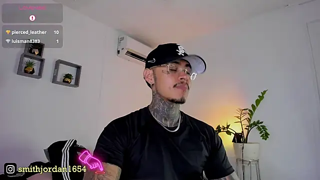 Snapshot of JordanSmiith_ chatting on 03/06/25, 12:32 JordanSmiith online show from 03/06/25, 12:32