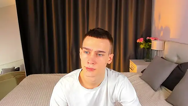 Snapshot of Kevin_Kesi chatting on 02/02/25, 06:14 Kevin Kesi online show from 02/02/25, 06:14