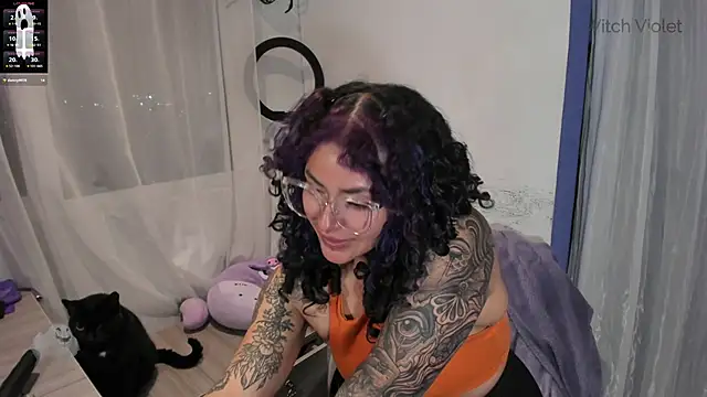 Snapshot of witchviolet chatting on 01/31/25, 02:26 witchviolet online show from 01/31/25, 02:26