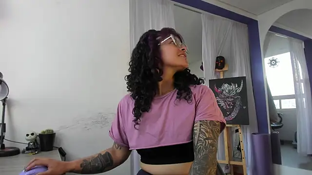 Snapshot of witchviolet chatting on 03/03/25, 10:42 witchviolet online show from 03/03/25, 10:42