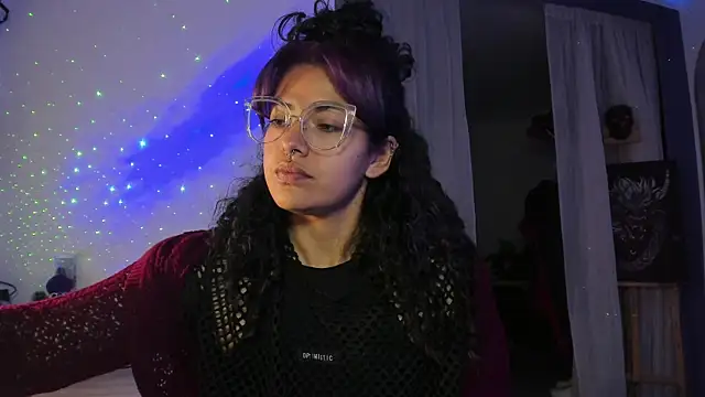 Snapshot of witchviolet chatting on 02/17/25, 11:33 witchviolet online show from 02/17/25, 11:33