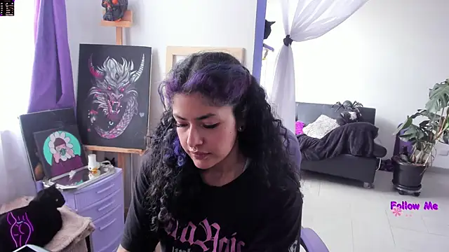 Snapshot of witchviolet chatting on 09/20/25, 05:29 witchviolet online show from 09/20/25, 05:29