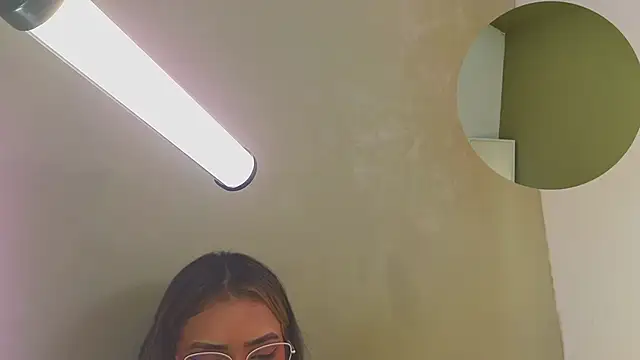Snapshot of maykka chatting on 02/17/25, 03:25 maykka online show from 02/17/25, 03:25