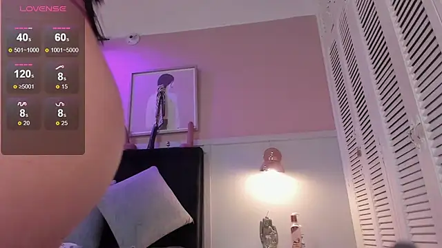 chloe watson  online show from 10/31/25, 07:54