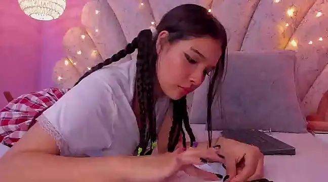chloe watson  online show from 03/05/25, 02:36