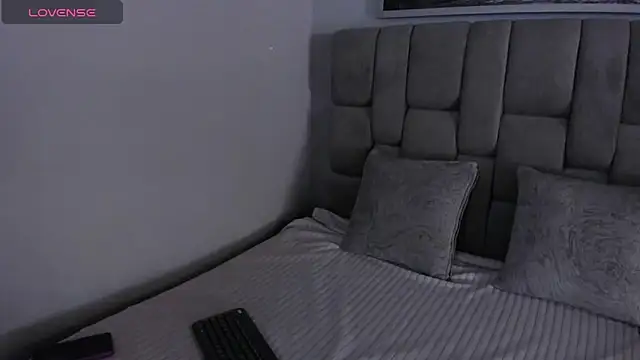 chloe watson  online show from 10/16/25, 04:37