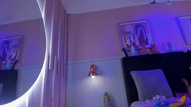 chloe watson  online show from 12/20/25, 07:39