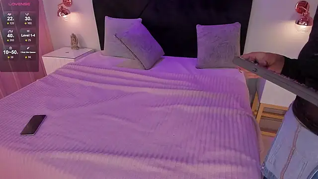 chloe watson  online show from 12/03/25, 07:46