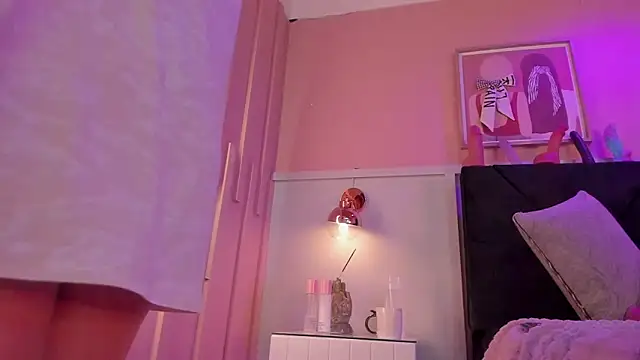 chloe watson  online show from 11/29/25, 08:09