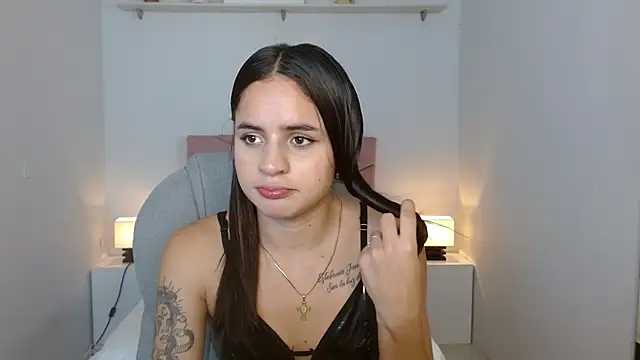 Snapshot of heidy_hoiss chatting on 12/20/24, 08:45 heidy hoiss online show from 12/20/24, 08:45