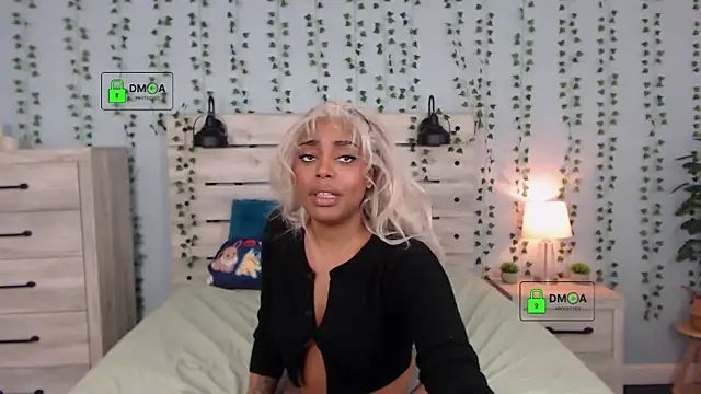 RobynKnight online show from 02/06/26, 05:03