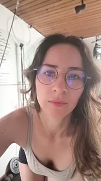 Snapshot of ssara_miranda chatting on 04/24/26, 03:47 ssara miranda online show from 04/24/26, 03:47