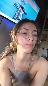 Snapshot of ssara_miranda chatting on 04/23/26, 10:00 ssara miranda online show from 04/23/26, 10:00