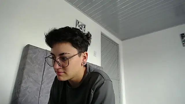 linda 33 online show from 04/09/26, 04:24