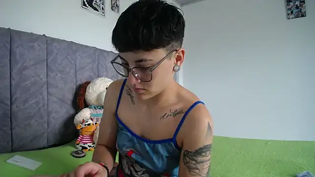 linda 33 online show from 03/13/26, 09:09