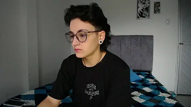 linda 33 online show from 02/04/26, 03:29