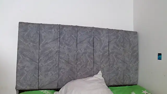 linda 33 online show from 11/06/25, 03:27