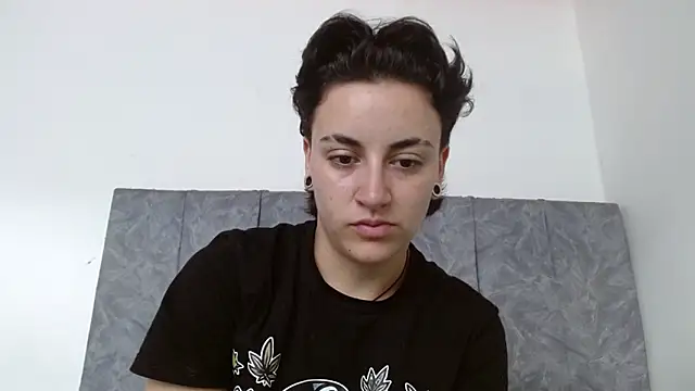 linda 33 online show from 11/09/25, 02:54