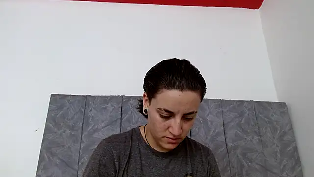 linda 33 online show from 11/10/25, 01:16