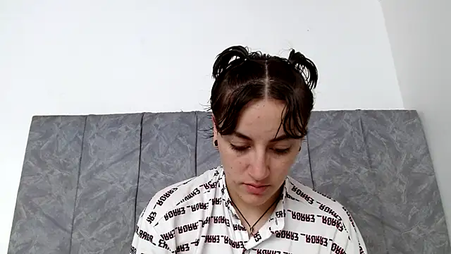 linda 33 online show from 10/23/25, 07:23