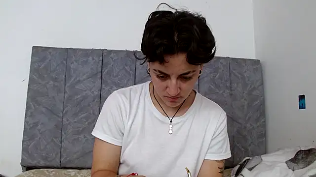 linda 33 online show from 11/11/25, 02:23