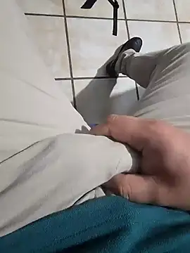 Snapshot of Pnstrokes chatting on 02/14/25, 05:09 Pnstrokes online show from 02/14/25, 05:09