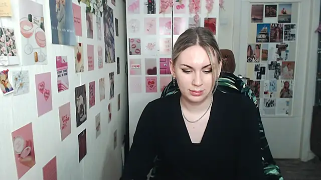 Snapshot of CapriScorpion chatting on 03/12/25, 04:35 CapriScorpion online show from 03/12/25, 04:35