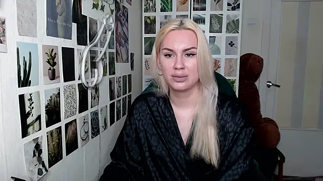 Snapshot of CapriScorpion chatting on 10/23/25, 01:10 CapriScorpion online show from 10/23/25, 01:10