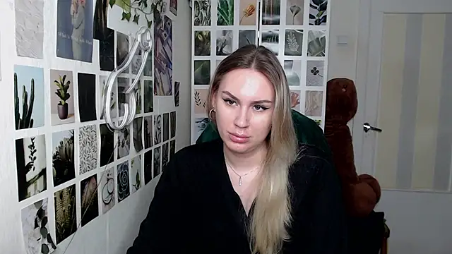 Snapshot of CapriScorpion chatting on 10/03/25, 01:34 CapriScorpion online show from 10/03/25, 01:34
