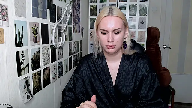 Snapshot of CapriScorpion chatting on 10/31/25, 10:45 CapriScorpion online show from 10/31/25, 10:45