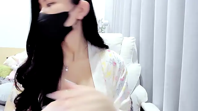 Lita-Julia online show from 11/11/25, 04:13