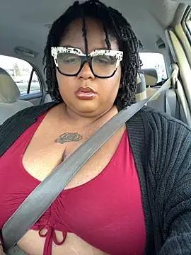 Snapshot of kweenxkarma chatting on 11/01/25, 12:39 kweenxkarma online show from 11/01/25, 12:39