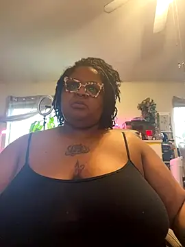 Snapshot of kweenxkarma chatting on 09/10/25, 08:52 kweenxkarma online show from 09/10/25, 08:52