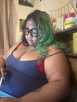 Snapshot of kweenxkarma chatting on 01/15/25, 06:01 kweenxkarma online show from 01/15/25, 06:01