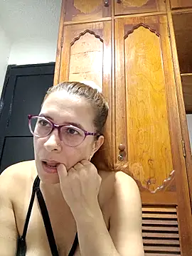 Snapshot of mademonsexy chatting on 03/27/26, 11:38 mademonsexy online show from 03/27/26, 11:38