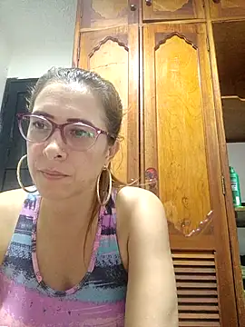 Snapshot of mademonsexy chatting on 05/05/26, 03:53 mademonsexy online show from 05/05/26, 03:53