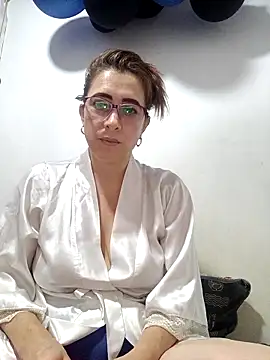 Snapshot of mademonsexy chatting on 09/23/25, 04:52 mademonsexy online show from 09/23/25, 04:52