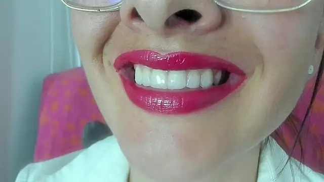 Snapshot of queen_fetish chatting on 07/04/26, 10:58 queen fetish online show from 07/04/26, 10:58