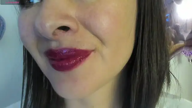 Snapshot of queen_fetish chatting on 06/12/26, 10:40 queen fetish online show from 06/12/26, 10:40