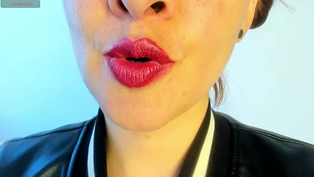 queen fetish online show from 04/22/26, 04:14