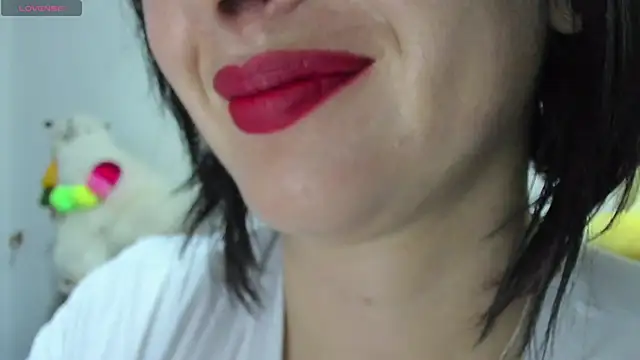 Snapshot of queen_fetish chatting on 03/19/25, 10:33 queen fetish online show from 03/19/25, 10:33