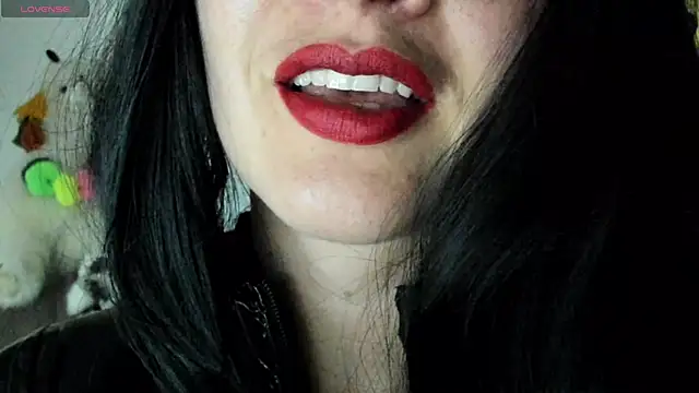 Snapshot of queen_fetish chatting on 03/10/25, 08:34 queen fetish online show from 03/10/25, 08:34