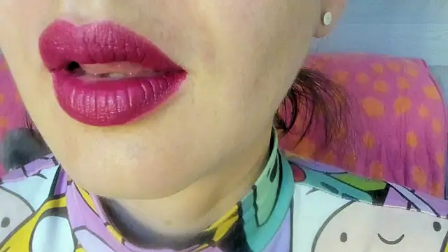 Snapshot of queen_fetish chatting on 07/06/26, 10:44 queen fetish online show from 07/06/26, 10:44
