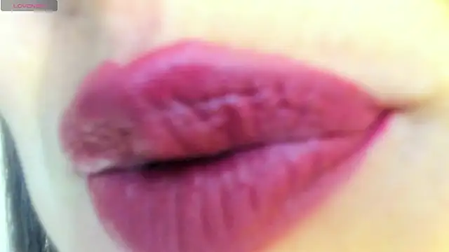Snapshot of queen_fetish chatting on 06/10/26, 10:16 queen fetish online show from 06/10/26, 10:16
