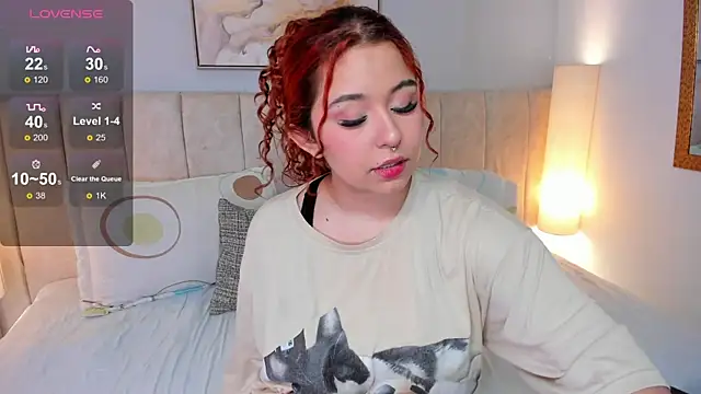 Snapshot of Atenea_cuteee chatting on 09/18/25, 02:14 Atenea cuteee online show from 09/18/25, 02:14